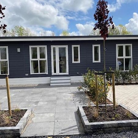 De Friese Wadden Hotel Tzummarum Bagian luar foto