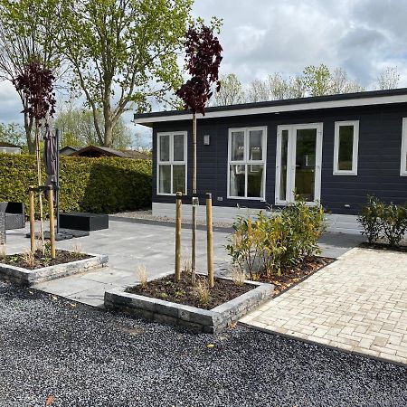 De Friese Wadden Hotel Tzummarum Bagian luar foto