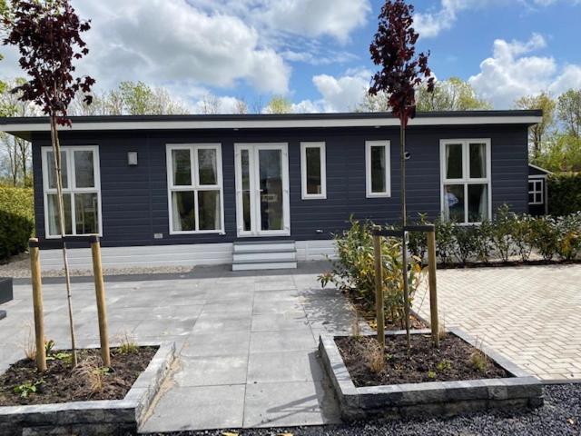 De Friese Wadden Hotel Tzummarum Bagian luar foto