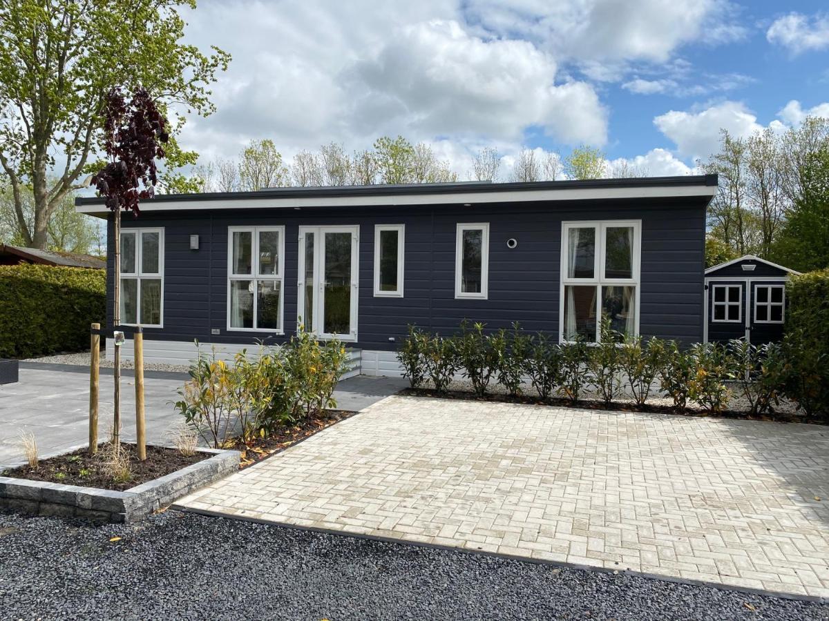 De Friese Wadden Hotel Tzummarum Bagian luar foto