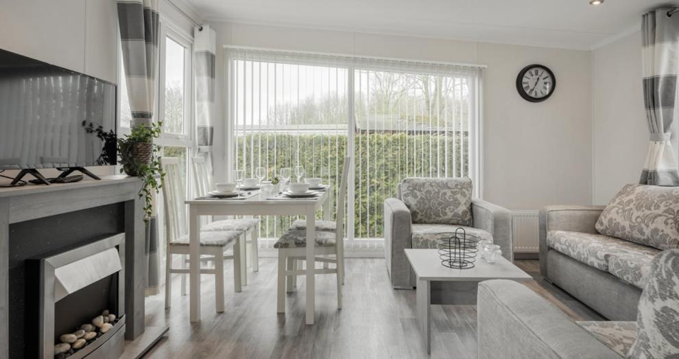 De Friese Wadden Hotel Tzummarum Bagian luar foto