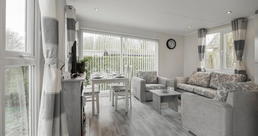 De Friese Wadden Hotel Tzummarum Bagian luar foto