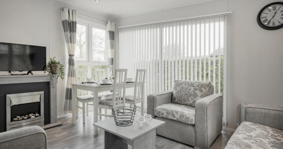 De Friese Wadden Hotel Tzummarum Bagian luar foto